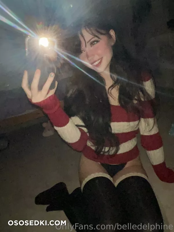 Belle Delphine Casual Bedroom Selfies - 4