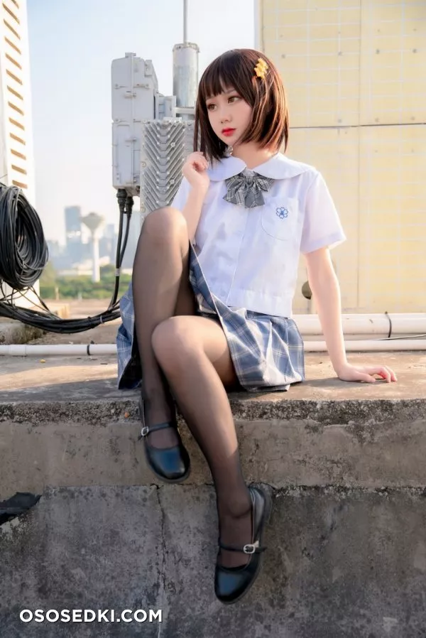 您的蛋蛋 NO.004 - 天台JK[41P／185MB] - 2