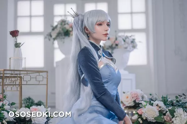 Michi Kyunn - Weiss Schnee (23 December 2021) - 5