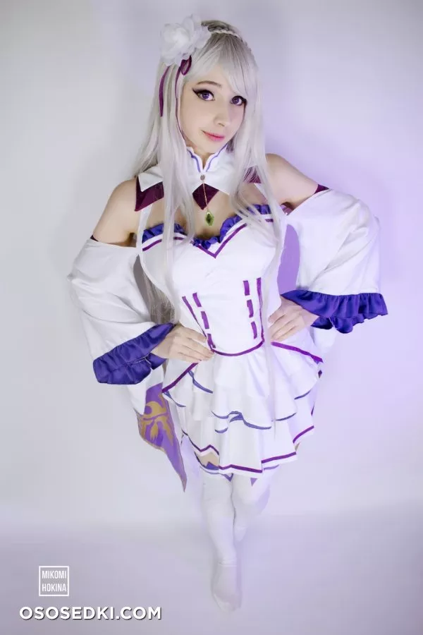 Mikomi Hokina - Emilia (Re Zero) - 1