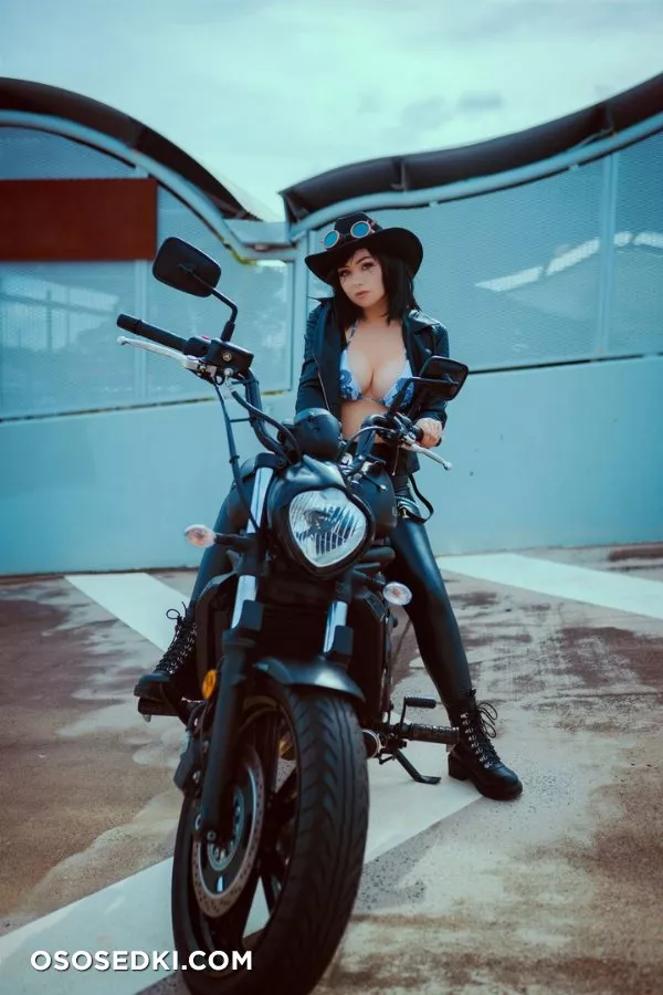 AmyThunderbolt - 1