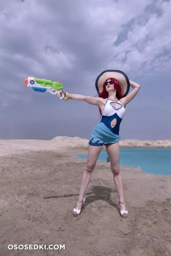 Miss Fortune Pool party from League of legends - 1