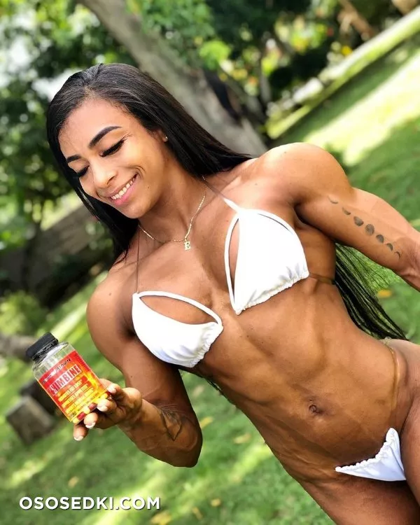 Estefany Martinez - 5