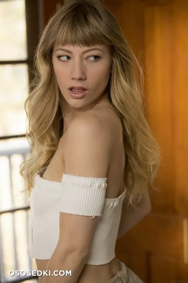 Ivy Wolfe - Dinca - 1