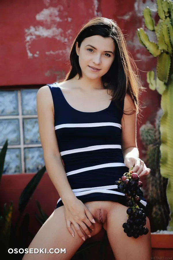 Hayli Sanders - Pickings - 5
