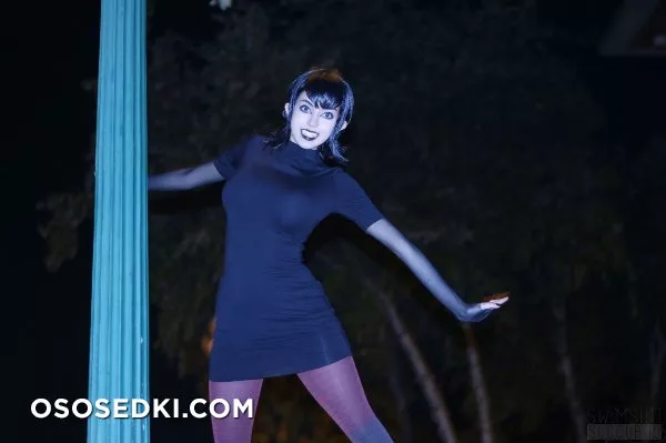 SwimsuitSuccubus | Hotel Transylvania | Mavis - 5