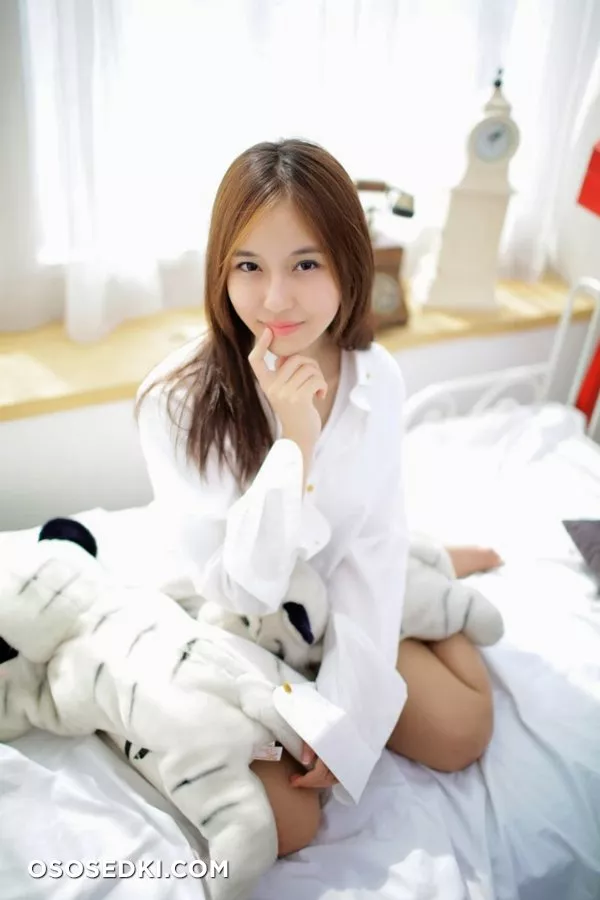 Ji Eun - 2