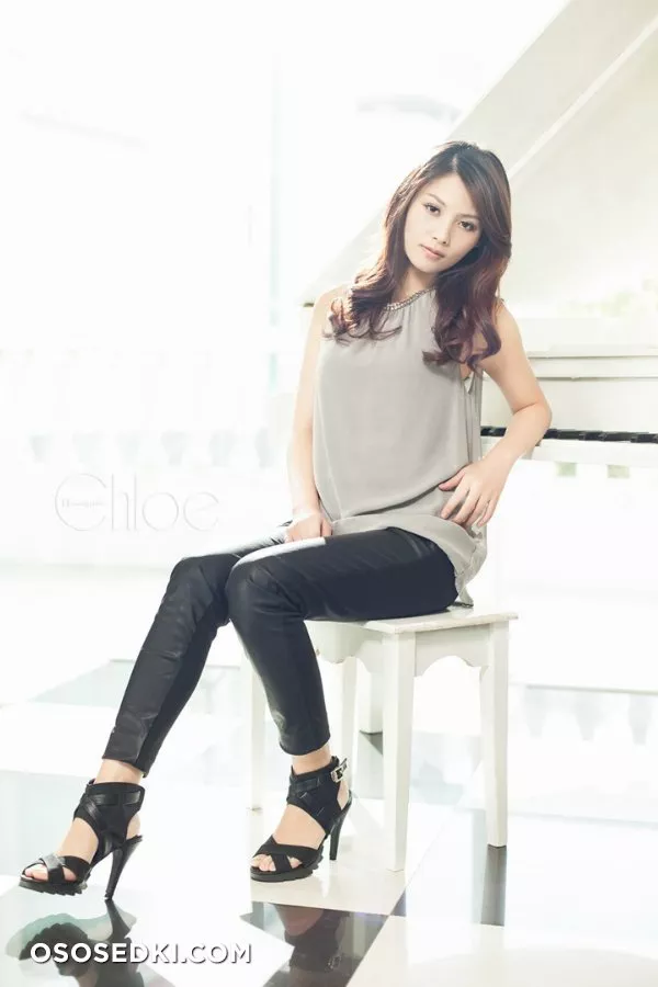 Chloe - 1