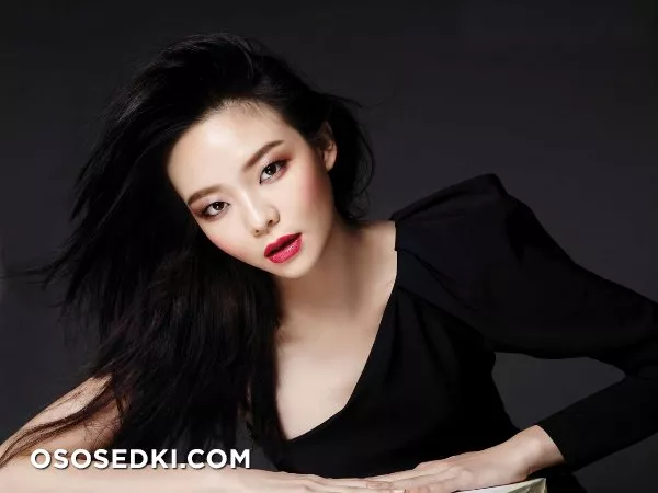 Lee Som - 1
