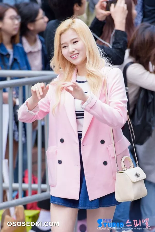 Minatozaki Sana - 1