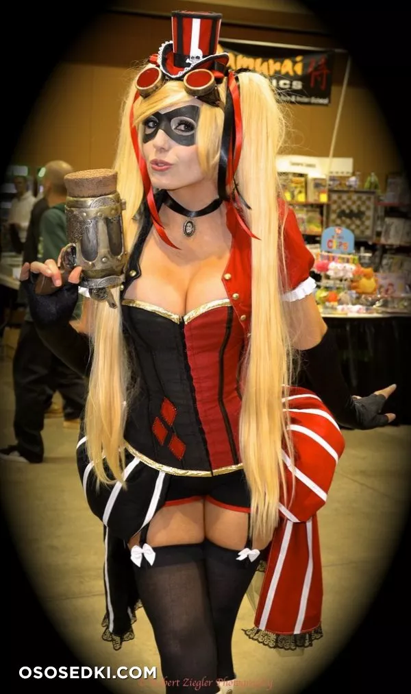 Harley Quinn (INJUSTICE) - 2