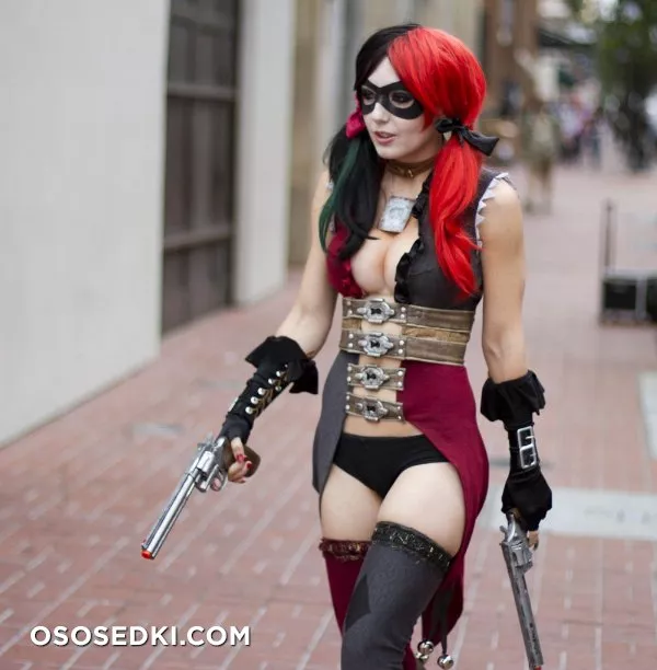Harley Quinn (INJUSTICE) - 4