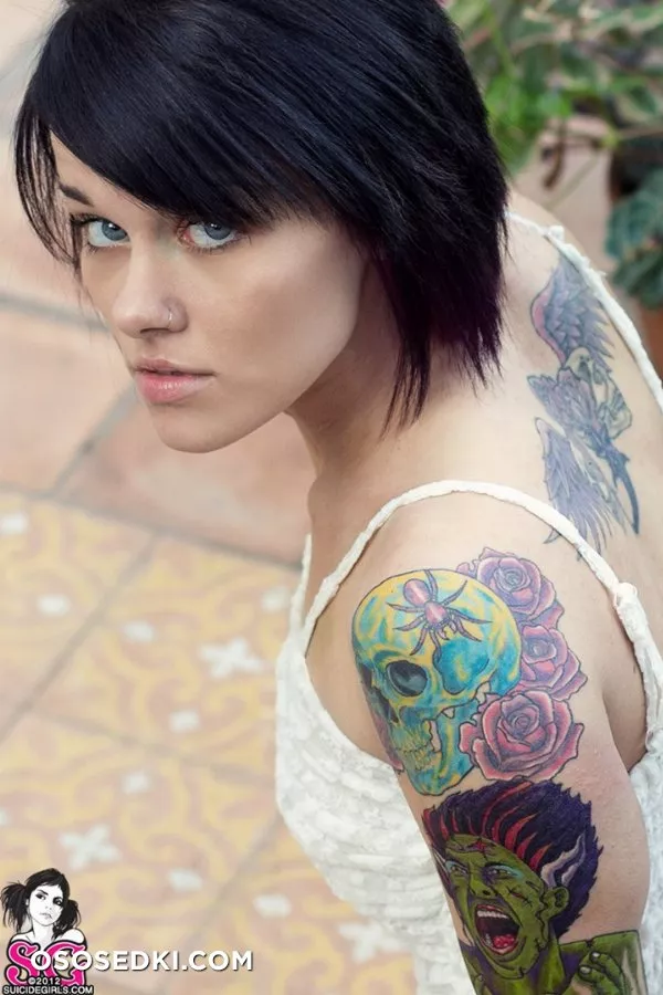 LayTee - Lucid Lace Dream - 2
