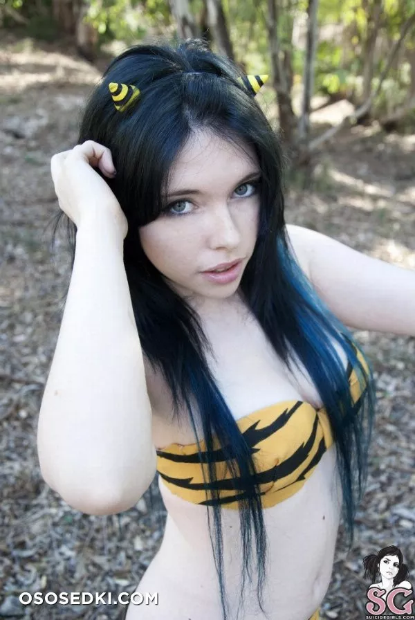 Voly - The Invader Girl - 1