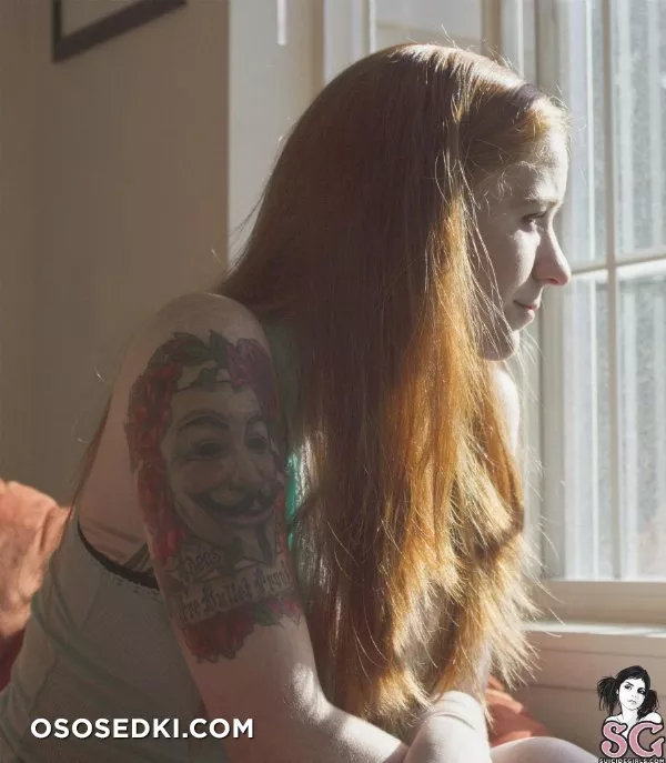 Eggshellz - Window Watching - 1