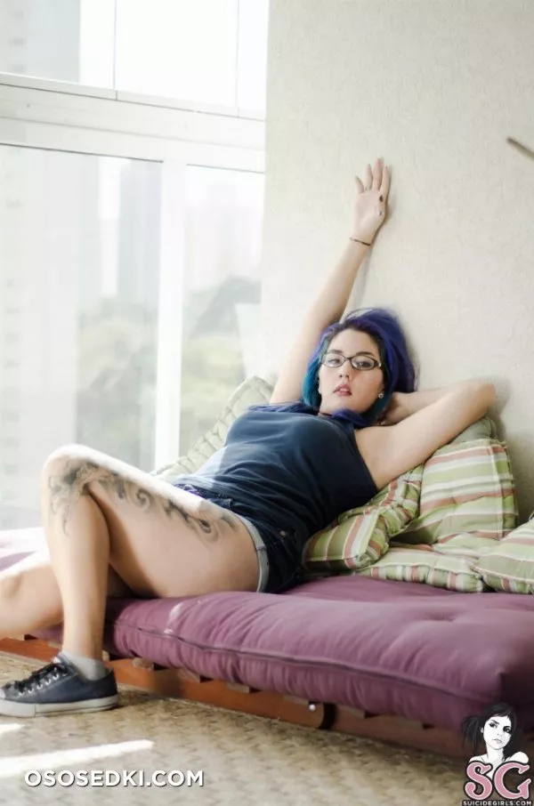 Yannaly - Blue Is The Warmest Color - 2