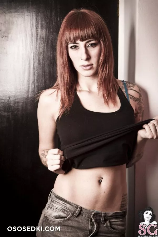 Kellybabydoll - Red Wall Sex - 2