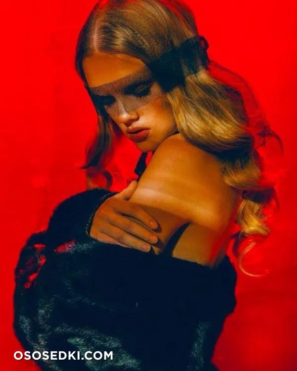 MODEL: Алёна Вовк - 5