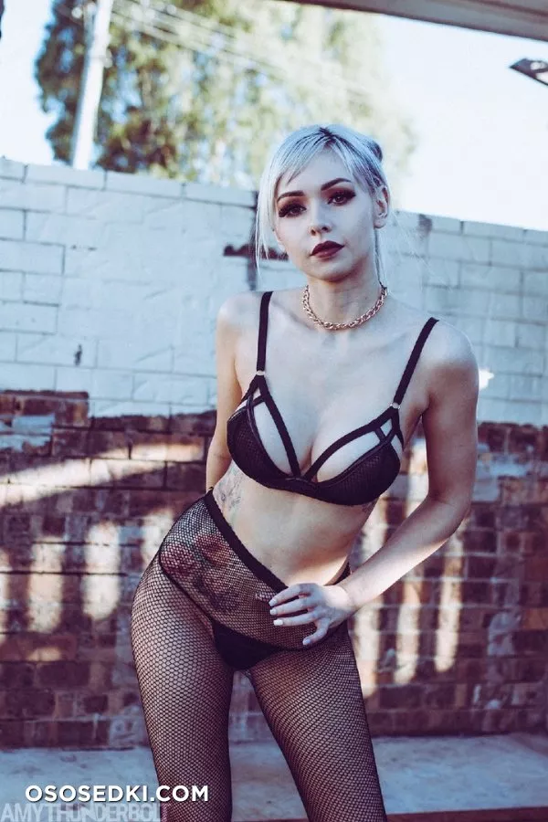 Amy Thunderbolt - 4