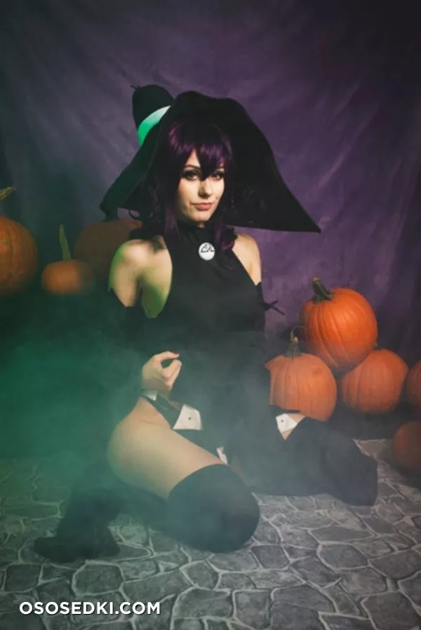 Rolyatistaylor  patreon cosplay - Halloween witch - 1