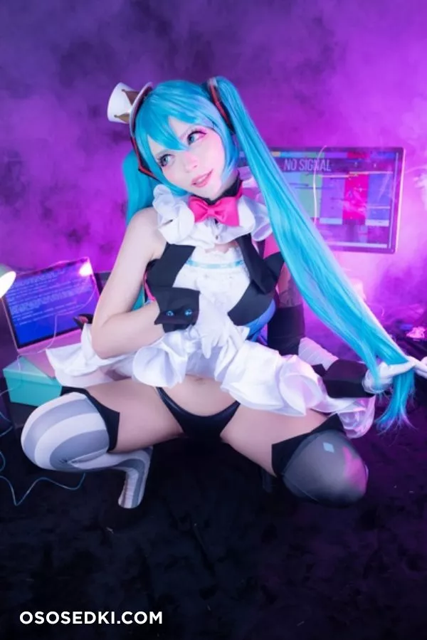 Katyuska Moonfox - erotic patreon cosplay - 5