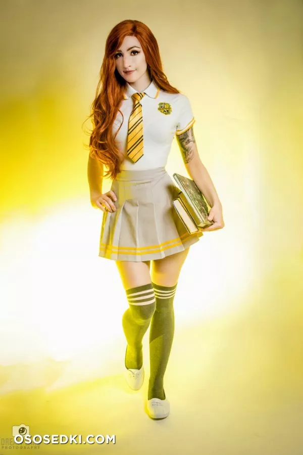 Luxlo cosplay - Hufflepuff Student (Harry Potter) patreon cospla - 3