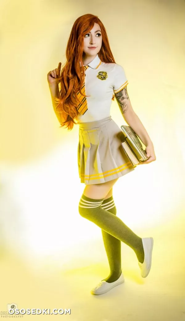Luxlo cosplay - Hufflepuff Student (Harry Potter) patreon cospla - 4