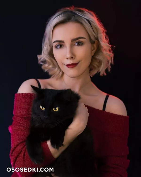 Helen Stifler - Chilling Adventures of Sabrina cosplay - 2