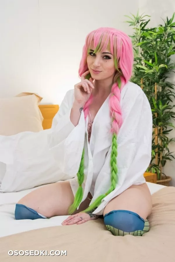 Kayla Erin - Mitsuri Kanroji erotic patreon cosplay set - 2