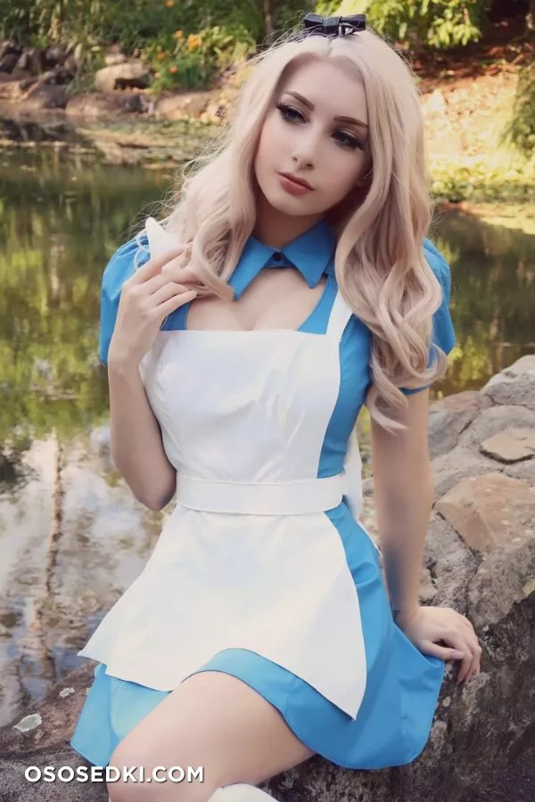Beke Jacoba - Alice in Wonderland patreon cosplay set - 1