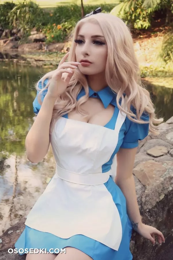 Beke Jacoba - Alice in Wonderland patreon cosplay set - 2