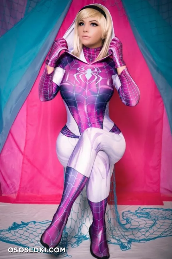 Danielle Beaulieu Spider-Gwen - 3