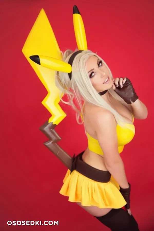 Jessica Nigri - Pikachu (Pokemon) - 5