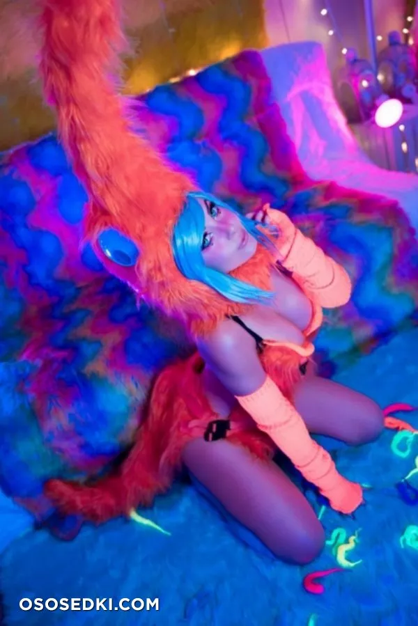 Jessica Nigri - Sexy Worm on a string cosplay set - 2