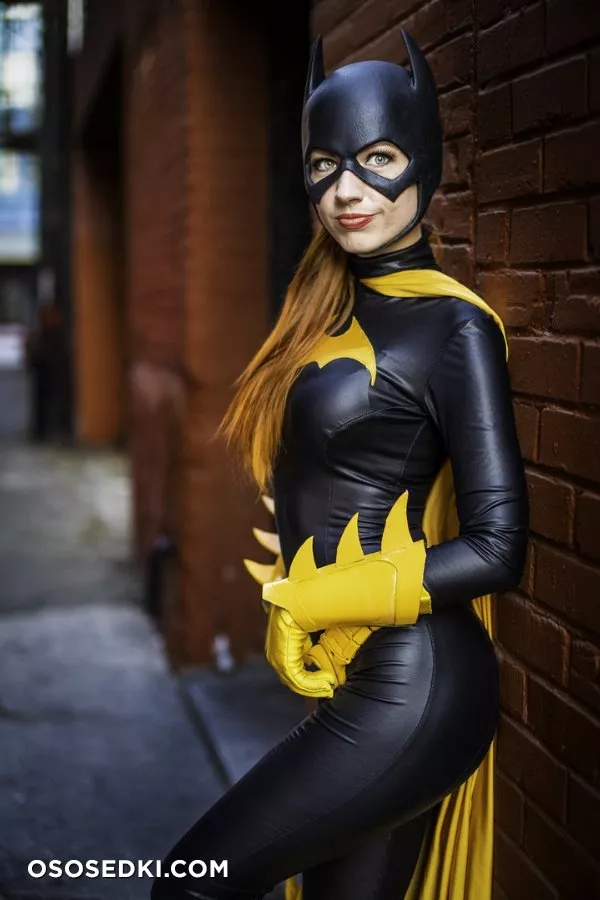 Amanda Lynne - Batgirl cosplay set - 3
