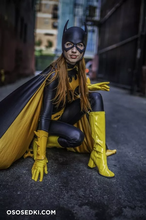 Amanda Lynne - Batgirl cosplay set - 4
