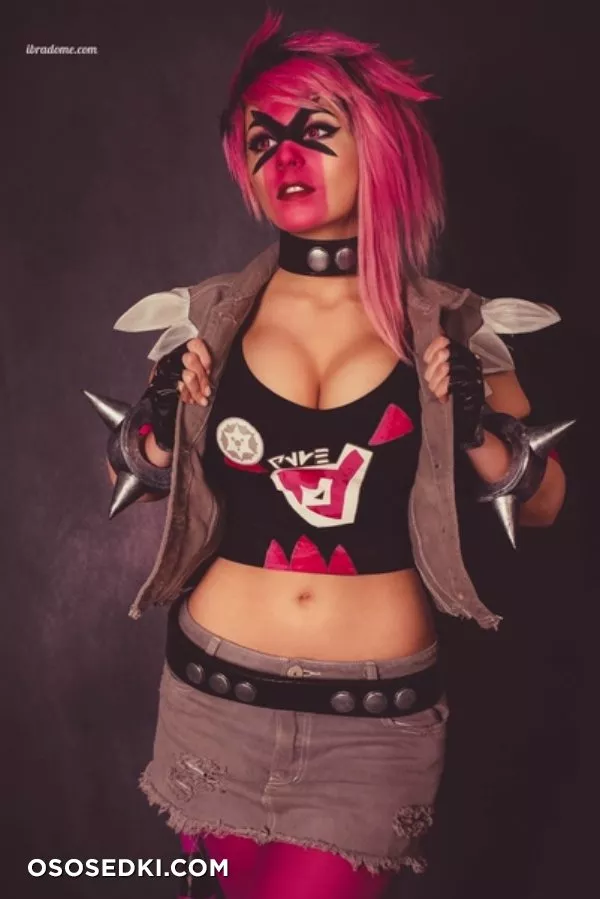 Danielle Beaulieu - patreon/onlyfans erotic cosplay set - 2
