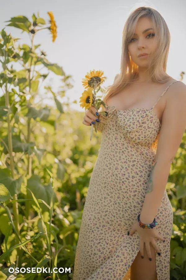 Amy Thunderbolt - Sunflower patreon cosplay set - 4