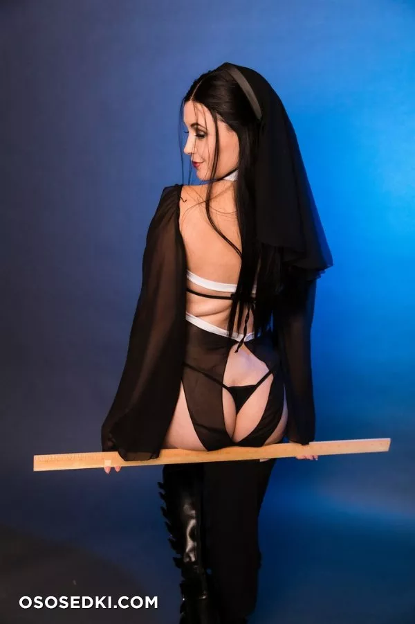 Meg T**ney - Nun erotic patreon/onlyfans cosplay set - 5
