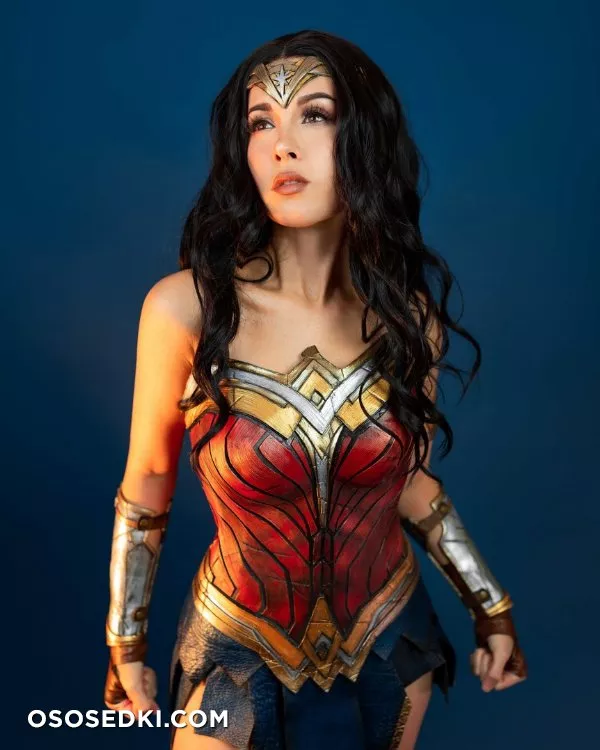 Hendoart - Wonder Woman patreon cosplay set - 1