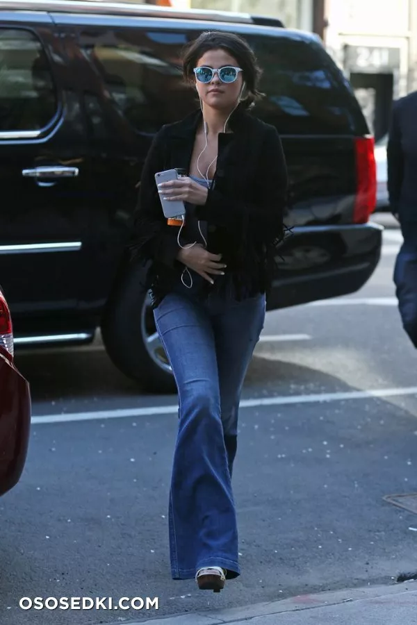 Селена Гомес (Selena Gomez) в Нью-Йорке 2/5/15 - 3