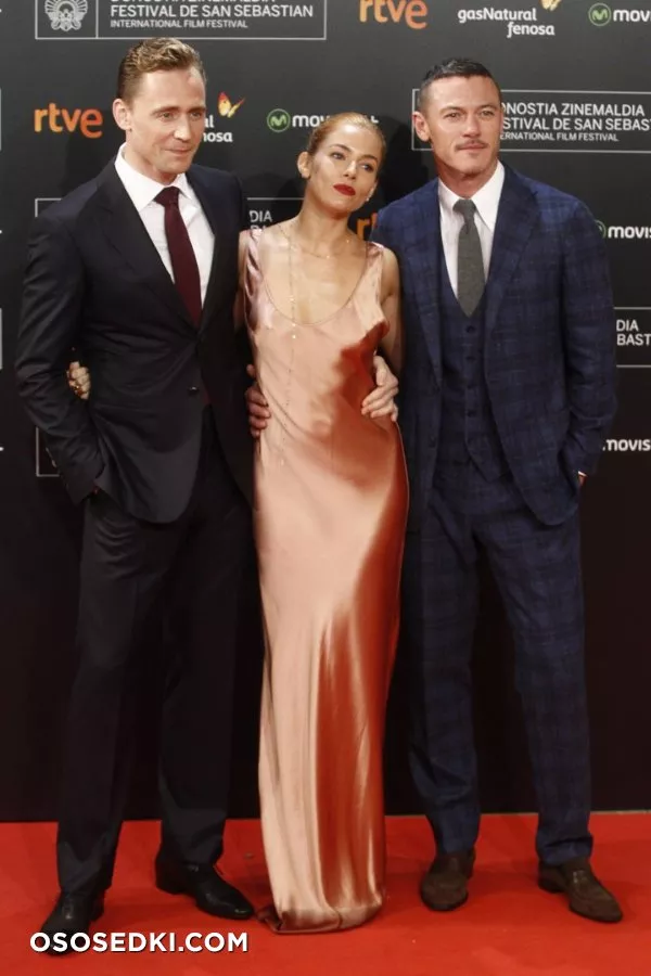 Сиенна Миллер (Sienna Miller) на премьере 'High-Rise' - 1