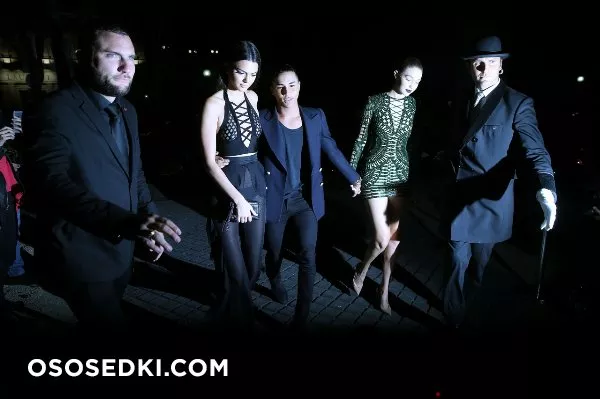 Кендалл Дженнер (Kendall Jenner) в Париже 30/9/15 - 3