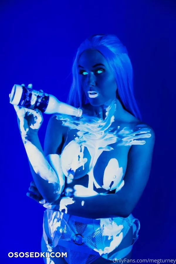 Meg Turney Nuka Cola Quantum Girl Cosplay - 1