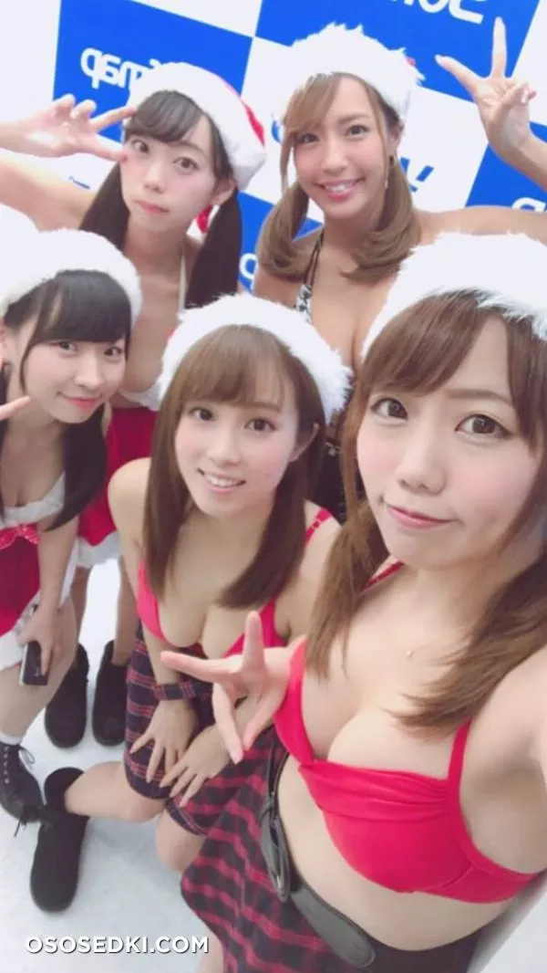 Gravure Idol - 1
