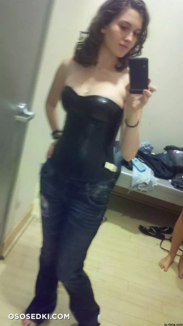 Dark Hair Cutie Nice Pert Tits - 1