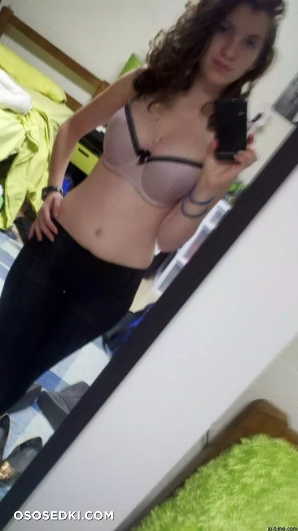 Dark Hair Cutie Nice Pert Tits - 5