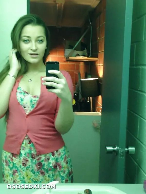 I just feel selfiehorny - 5